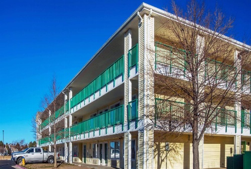 HomeTowne Studios Colorado Springs - Airport image 21